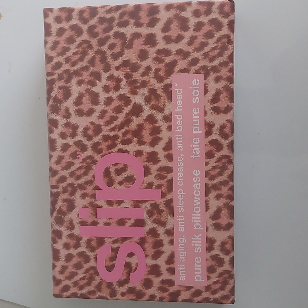 SLIP PURE SILK PILLOWCASE BRAND NEW!